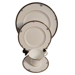 PRINCETON  H 5098 BY ROYAL DOULTON LUXURY RETIRED 4 PIECE DINNERWARE